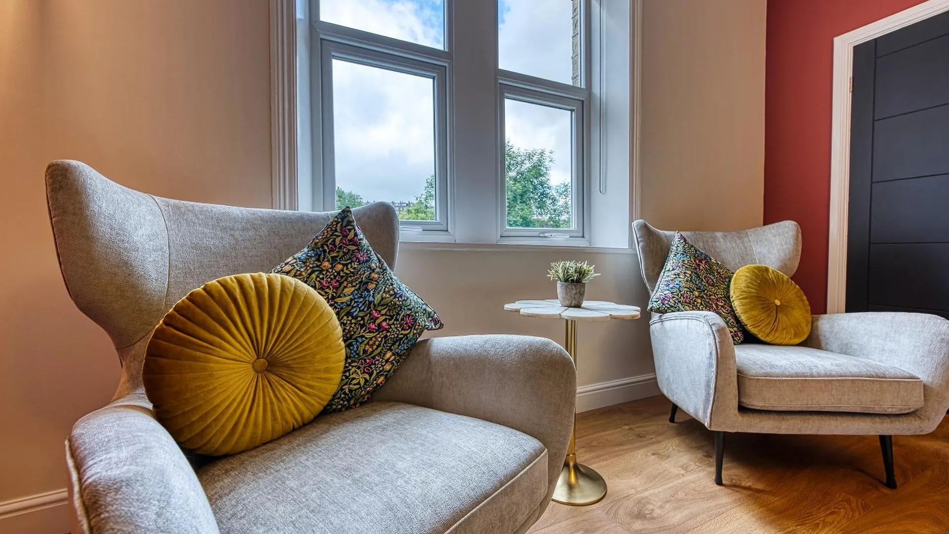 Apart Otel Haworth Heights - An Amazing Aparthotel!