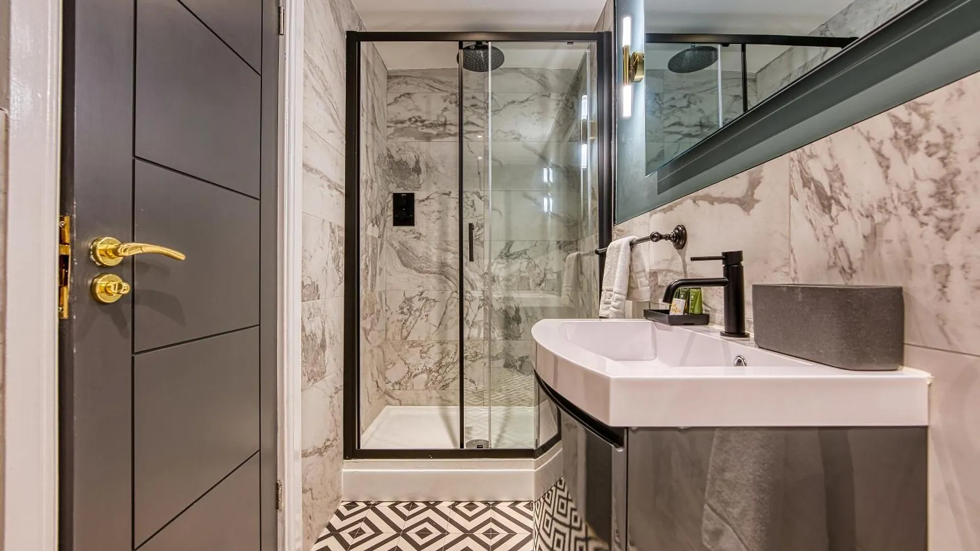 Apart Otel Haworth Heights - An Amazing Aparthotel!